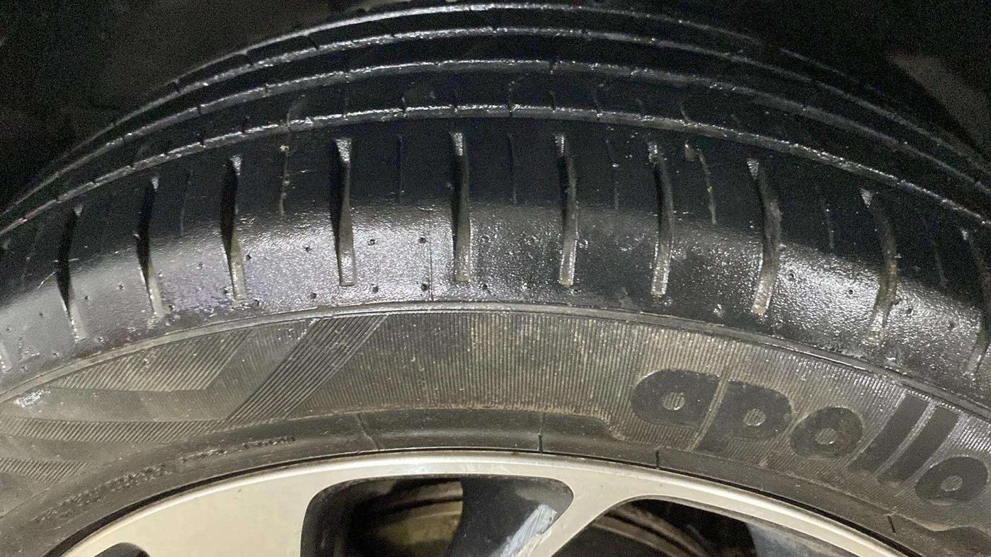 2021 Maruti Baleno ZETA PETROL 1.2, Petrol, Manual, 35,526 km, Left Rear Tyre Tread