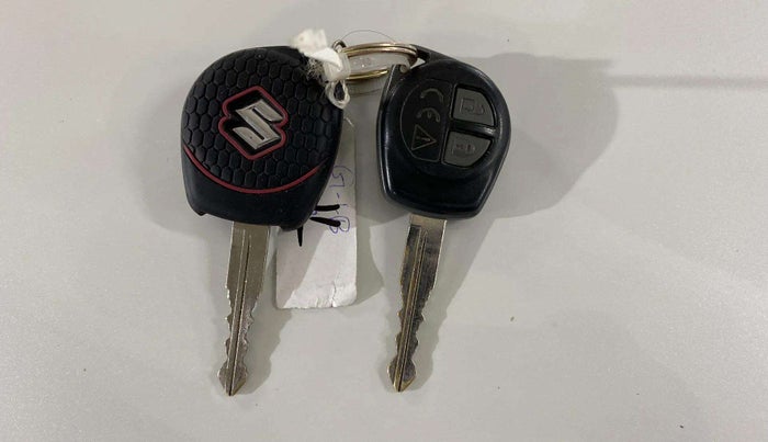 2023 Maruti Swift VXI AMT, Petrol, Automatic, 23,931 km, Key Close Up