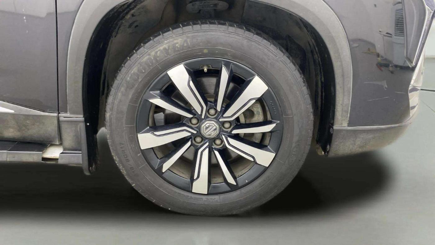 2020 MG HECTOR PLUS SHARP 1.5 PETROL TURBO DCT 6-STR, Petrol, Automatic, 61,912 km, Right Front Wheel