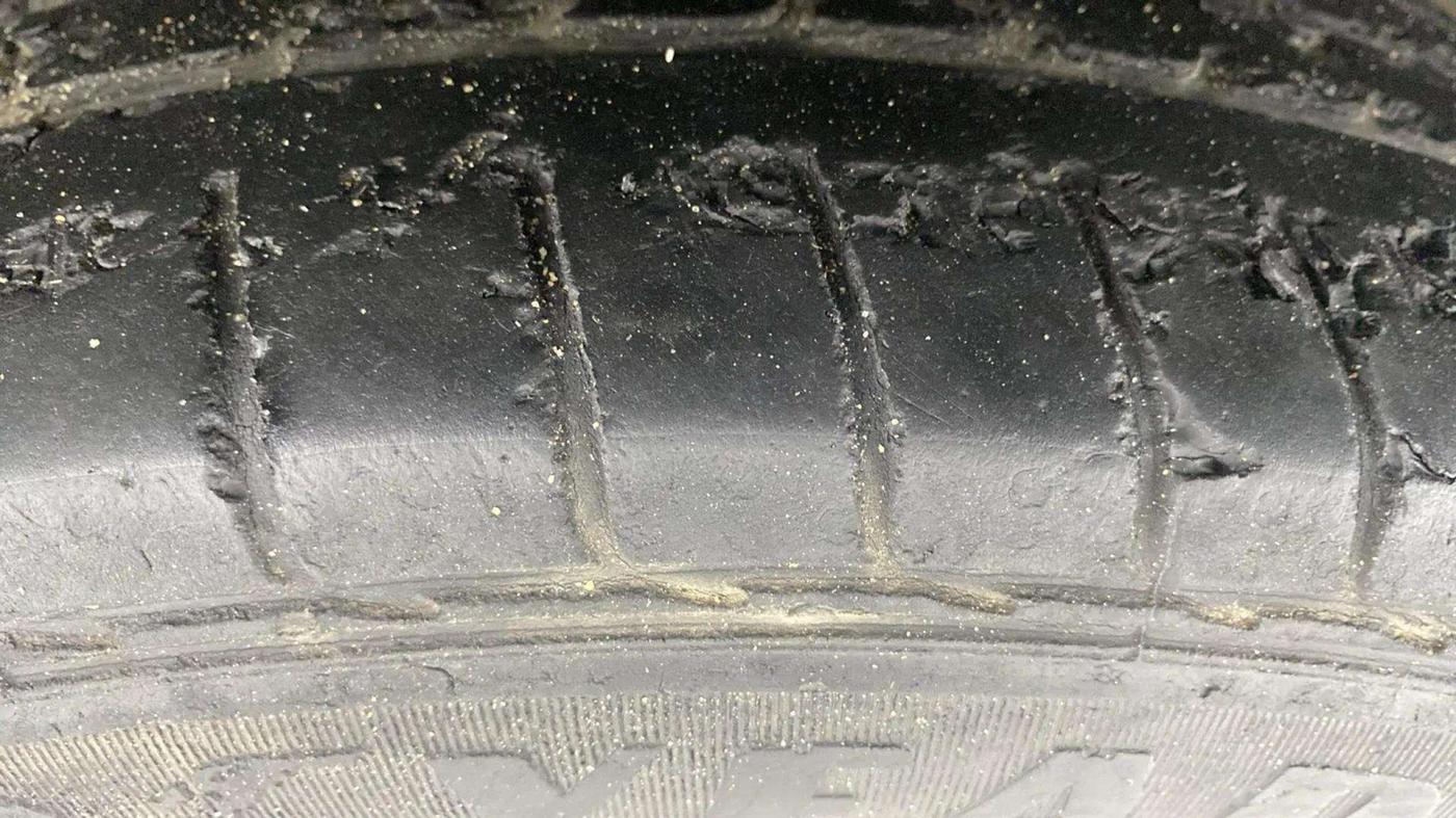 2020 MG HECTOR PLUS SHARP 1.5 PETROL TURBO DCT 6-STR, Petrol, Automatic, 61,912 km, Left Front Tyre Tread