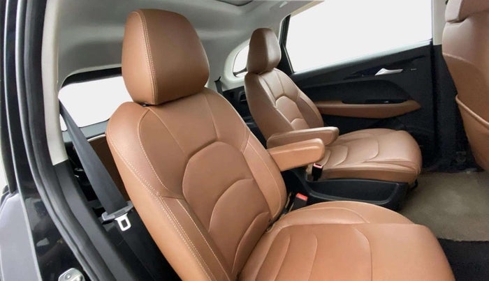 2020 MG HECTOR PLUS SHARP 1.5 PETROL TURBO DCT 6-STR, Petrol, Automatic, 61,609 km, Right Side Rear Door Cabin