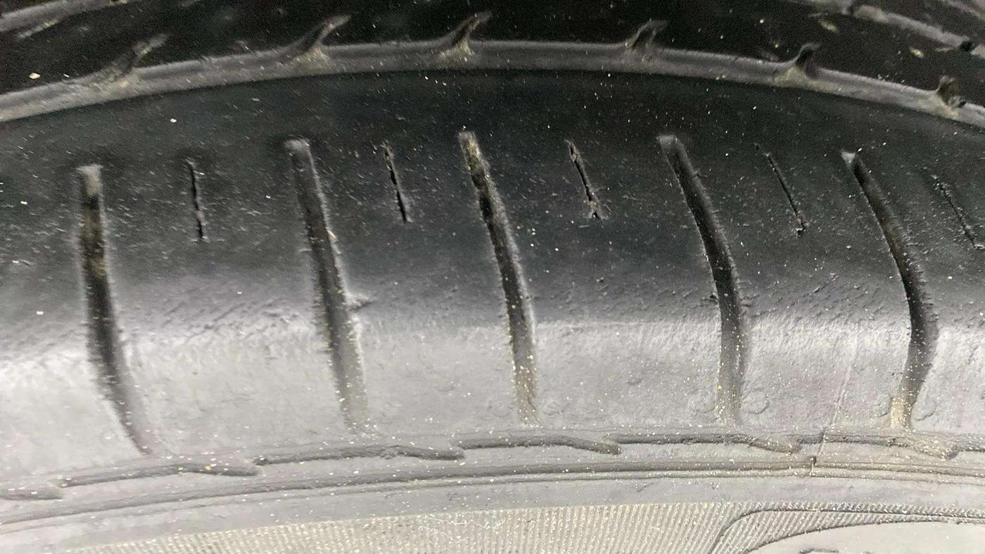 2020 MG HECTOR PLUS SHARP 1.5 PETROL TURBO DCT 6-STR, Petrol, Automatic, 61,912 km, Right Rear Tyre Tread