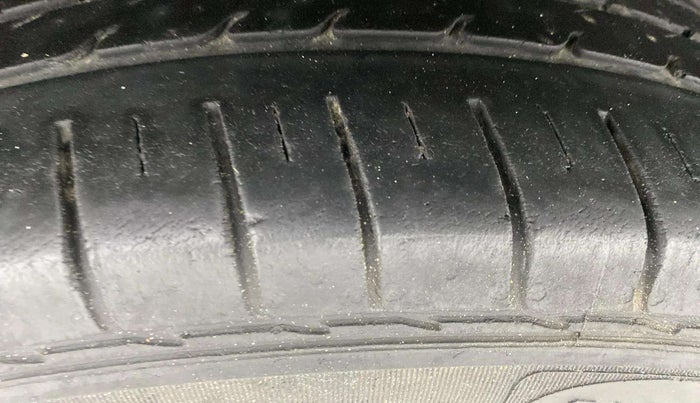 2020 MG HECTOR PLUS SHARP 1.5 PETROL TURBO DCT 6-STR, Petrol, Automatic, 61,609 km, Right Rear Tyre Tread