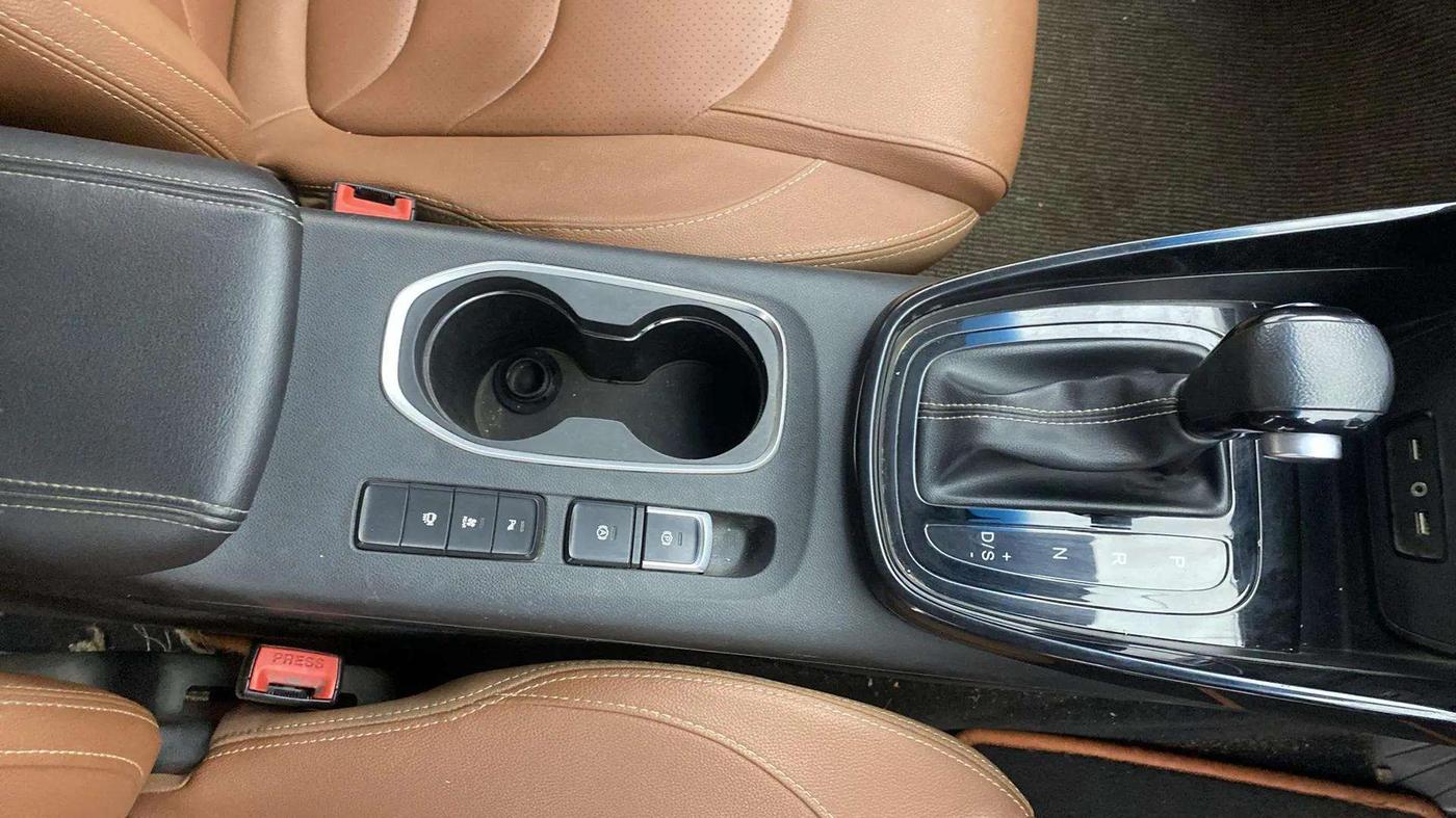 2020 MG HECTOR PLUS SHARP 1.5 PETROL TURBO DCT 6-STR, Petrol, Automatic, 61,912 km, Gear Lever