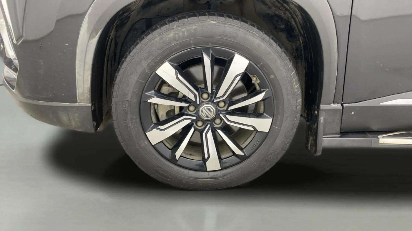 2020 MG HECTOR PLUS SHARP 1.5 PETROL TURBO DCT 6-STR, Petrol, Automatic, 61,912 km, Left Front Wheel