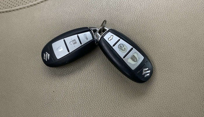 2016 Maruti Ciaz ZXI+, Petrol, Manual, 39,544 km, Key Close Up