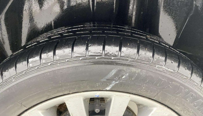 2016 Maruti Ciaz ZXI+, Petrol, Manual, 39,544 km, Left Rear Tyre Tread