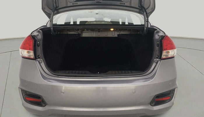 2016 Maruti Ciaz ZXI+, Petrol, Manual, 39,544 km, Boot Inside