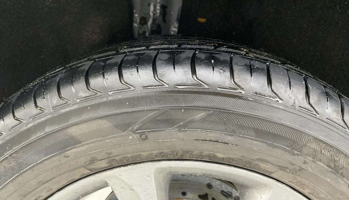 2020 Ford Ecosport TITANIUM 1.5L DIESEL, Diesel, Manual, 57,991 km, Right Rear Tyre Tread