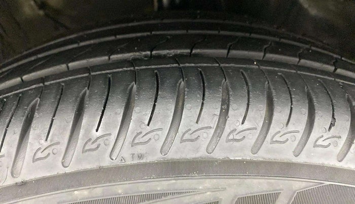 2022 KIA SONET HTK PLUS 1.2, Petrol, Manual, 22,916 km, Right Front Tyre Tread