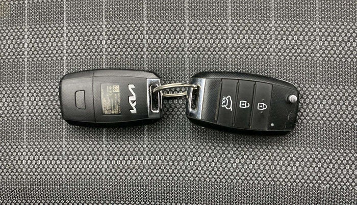 2022 KIA SONET HTK PLUS 1.2, Petrol, Manual, 22,916 km, Key Close Up