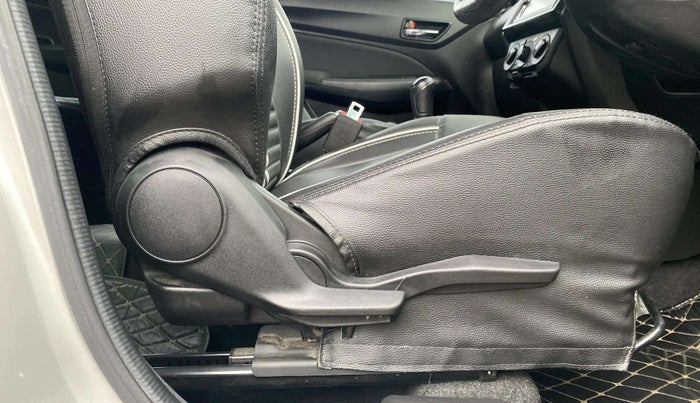 2021 Maruti Swift VXI, Petrol, Manual, 13,791 km, Driver Side Adjustment Panel