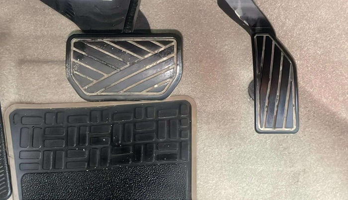 2022 Maruti Ciaz ZETA AT 1.5  SHVS PETROL, Petrol, Automatic, 20,727 km, Pedals