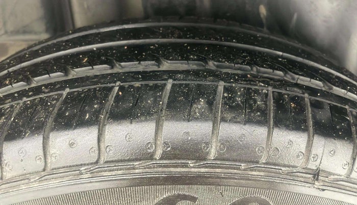 2022 Maruti Ciaz ZETA AT 1.5  SHVS PETROL, Petrol, Automatic, 20,727 km, Right Rear Tyre Tread
