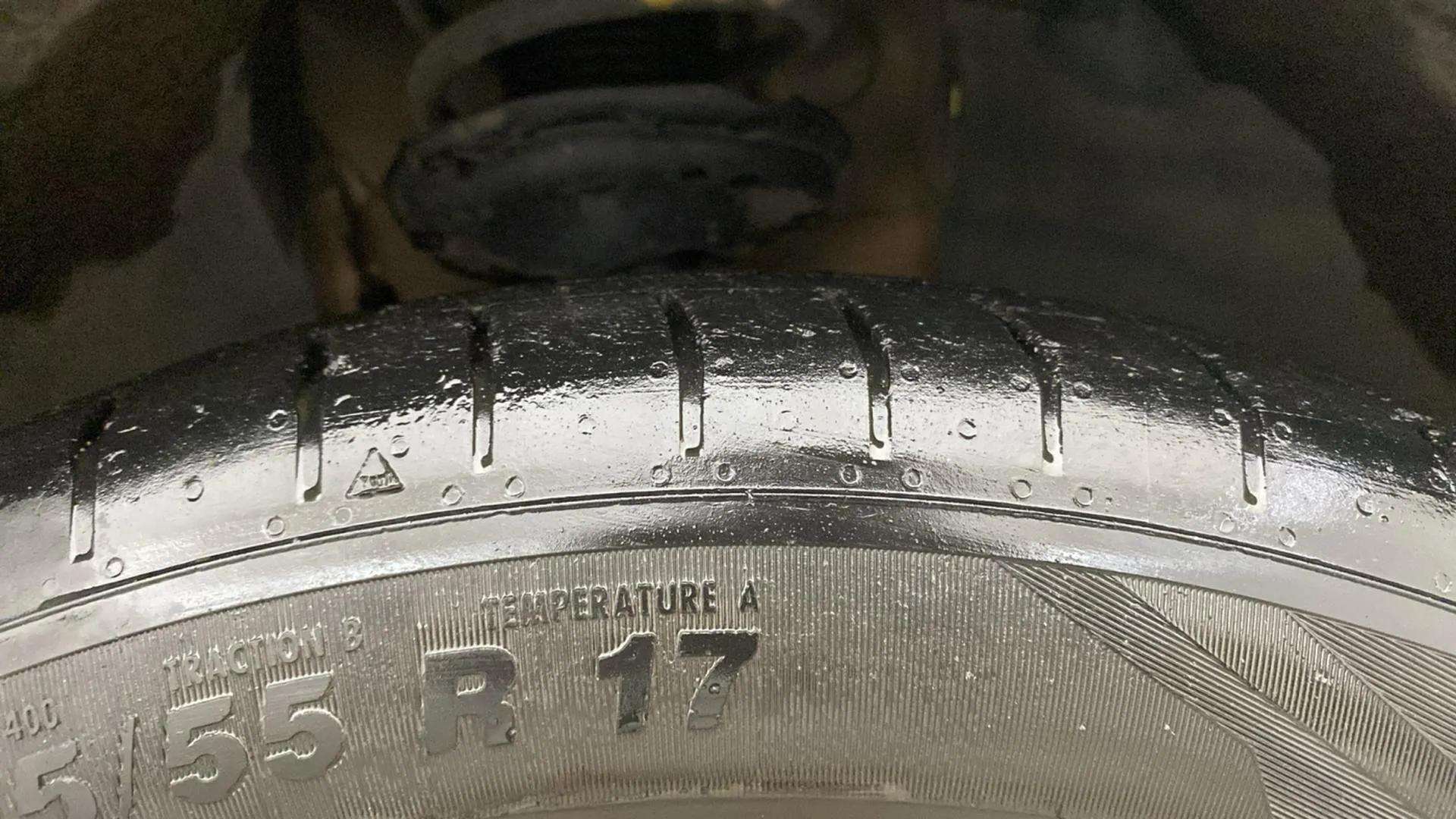 RHS-Front-Tyre-Tread-18