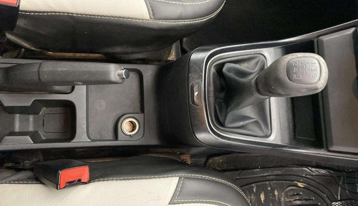 2021 Tata ALTROZ XE PETROL, Petrol, Manual, 34,306 km, Gear Lever