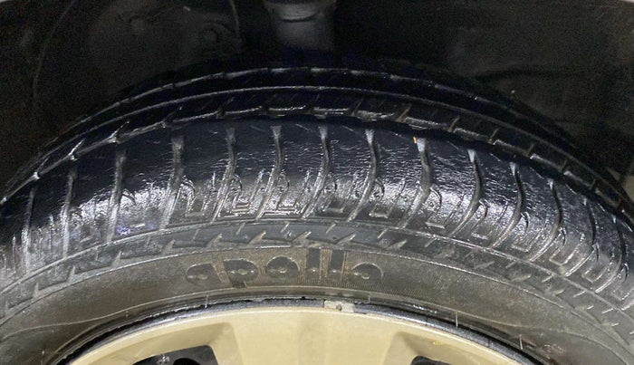 2014 Maruti Wagon R 1.0 VXI, Petrol, Manual, 8,260 km, Left Front Tyre Tread
