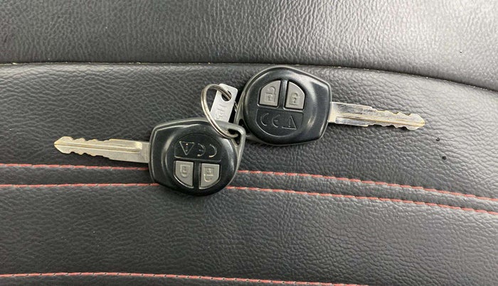 2018 Maruti Swift VXI AMT, Petrol, Automatic, 78,929 km, Key Close Up