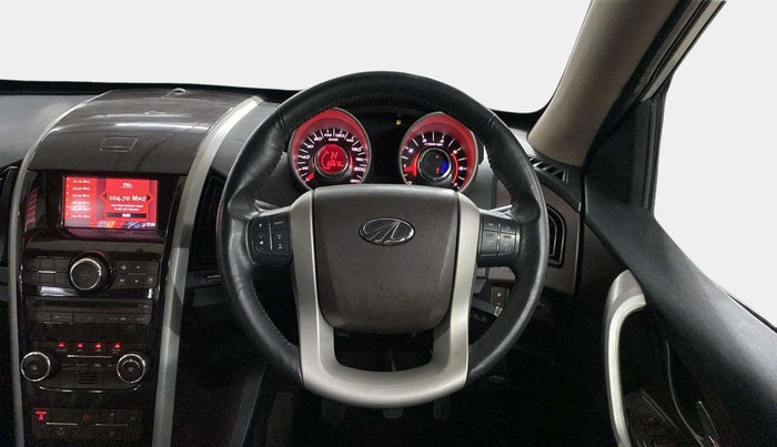 2014 Mahindra XUV500 W8, Diesel, Manual, 62,666 km, Steering Wheel Close Up