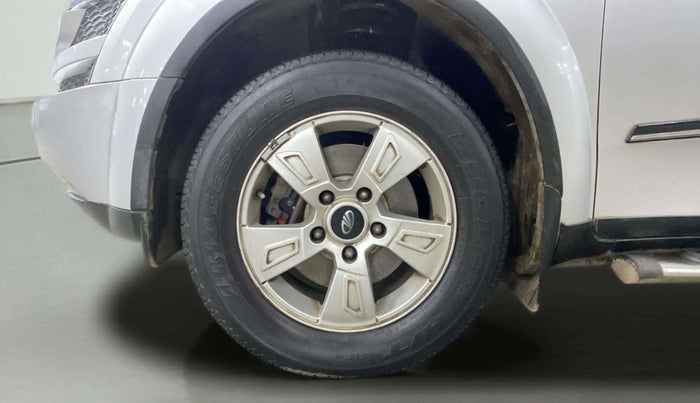 2014 Mahindra XUV500 W8, Diesel, Manual, 62,666 km, Left Front Wheel