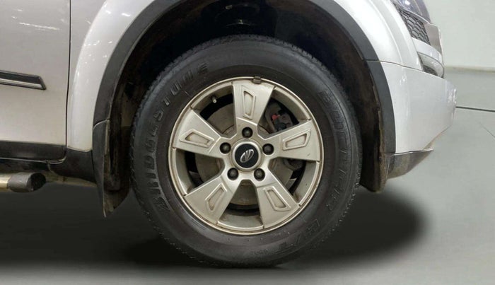2014 Mahindra XUV500 W8, Diesel, Manual, 62,666 km, Right Front Wheel