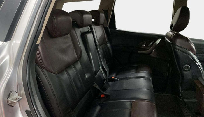 2014 Mahindra XUV500 W8, Diesel, Manual, 62,666 km, Right Side Rear Door Cabin