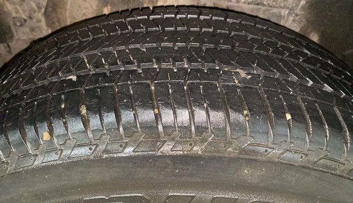 2014 Mahindra XUV500 W8, Diesel, Manual, 62,666 km, Right Rear Tyre Tread