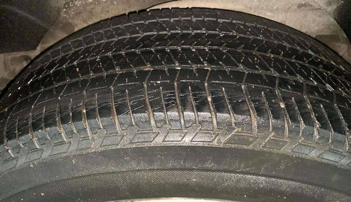 2014 Mahindra XUV500 W8, Diesel, Manual, 62,666 km, Left Rear Tyre Tread