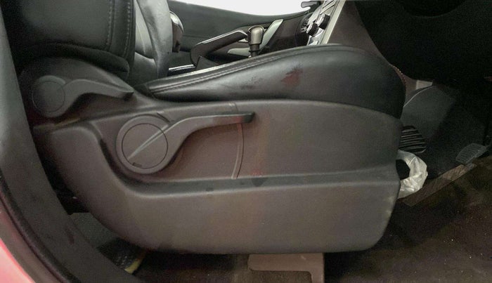 2014 Mahindra XUV500 W8, Diesel, Manual, 62,666 km, Driver Side Door Panels Control
