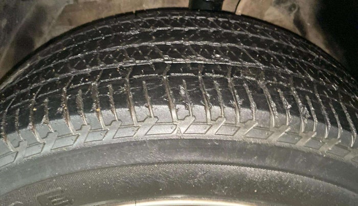 2014 Mahindra XUV500 W8, Diesel, Manual, 62,666 km, Left Front Tyre Tread