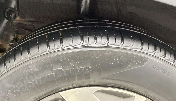 2022 KIA SONET HTE 1.5, Diesel, Manual, 75,817 km, Right Rear Tyre Tread