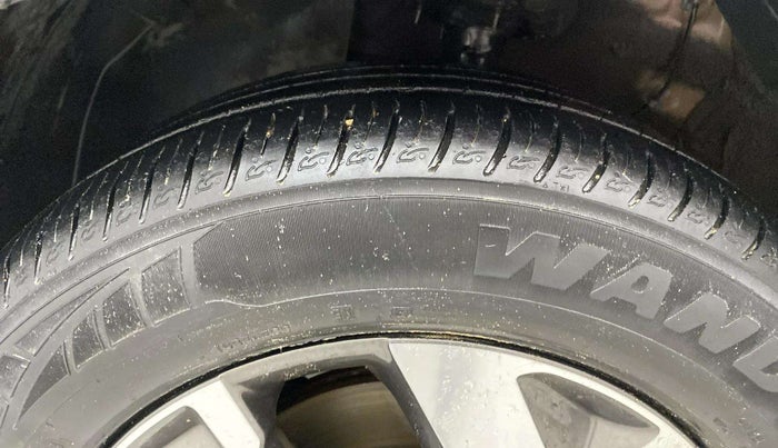 2022 KIA SONET HTE 1.5, Diesel, Manual, 75,817 km, Left Front Tyre Tread