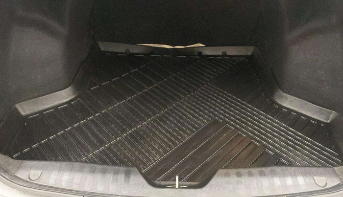 2020 Maruti Ciaz DELTA 1.5 SHVS MT PETROL, Petrol, Manual, 55,233 km, Boot Inside