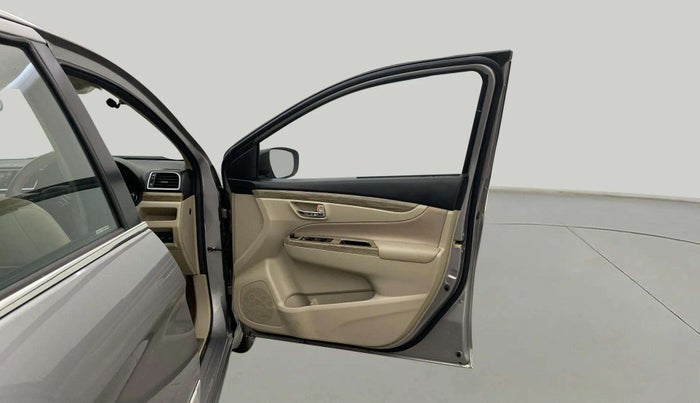 2020 Maruti Ciaz DELTA 1.5 SHVS MT PETROL, Petrol, Manual, 55,233 km, RHS Front Door