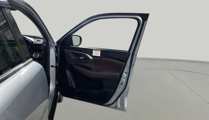 2023 Maruti Grand Vitara ZETA CNG, CNG, Manual, 71,499 km, RHS Front Door