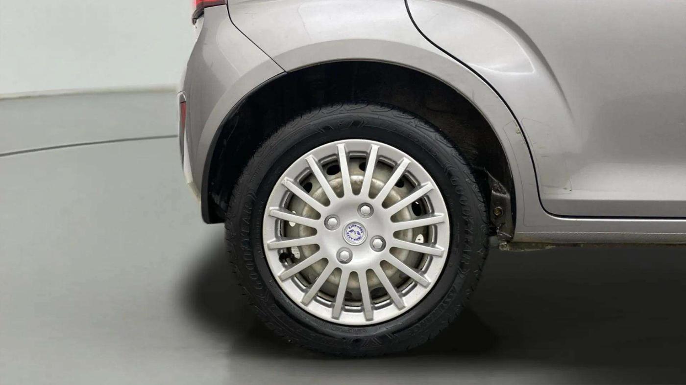 2021 Maruti IGNIS SIGMA 1.2, Petrol, Manual, 44,207 km, Right Rear Wheel