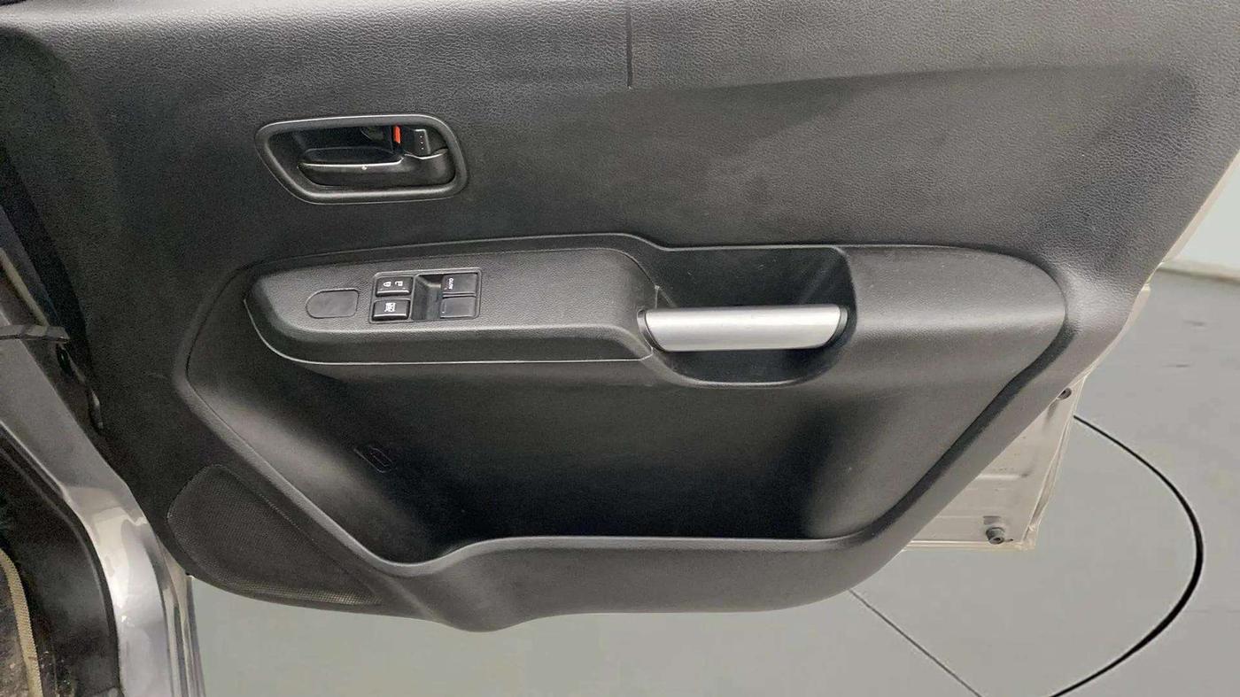 2021 Maruti IGNIS SIGMA 1.2, Petrol, Manual, 44,207 km, Driver Side Door Panels Control