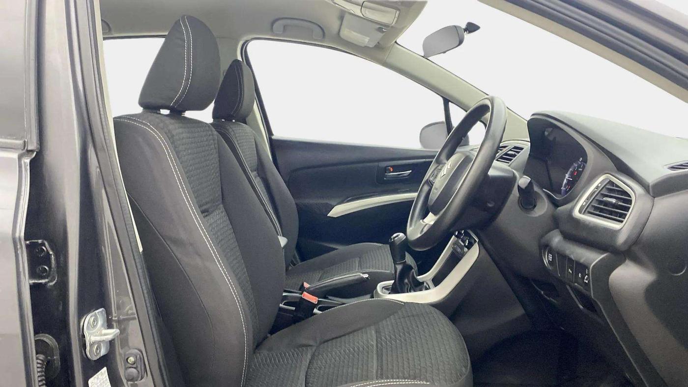 2015 Maruti S Cross ZETA 1.3, Diesel, Manual, 40,546 km, Right Side Front Door Cabin