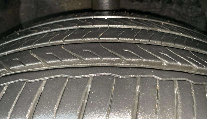 2015 Maruti S Cross ZETA 1.3, Diesel, Manual, 40,478 km, Right Front Tyre Tread