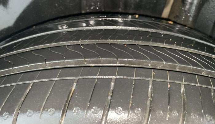 2015 Maruti S Cross ZETA 1.3, Diesel, Manual, 40,478 km, Left Rear Tyre Tread