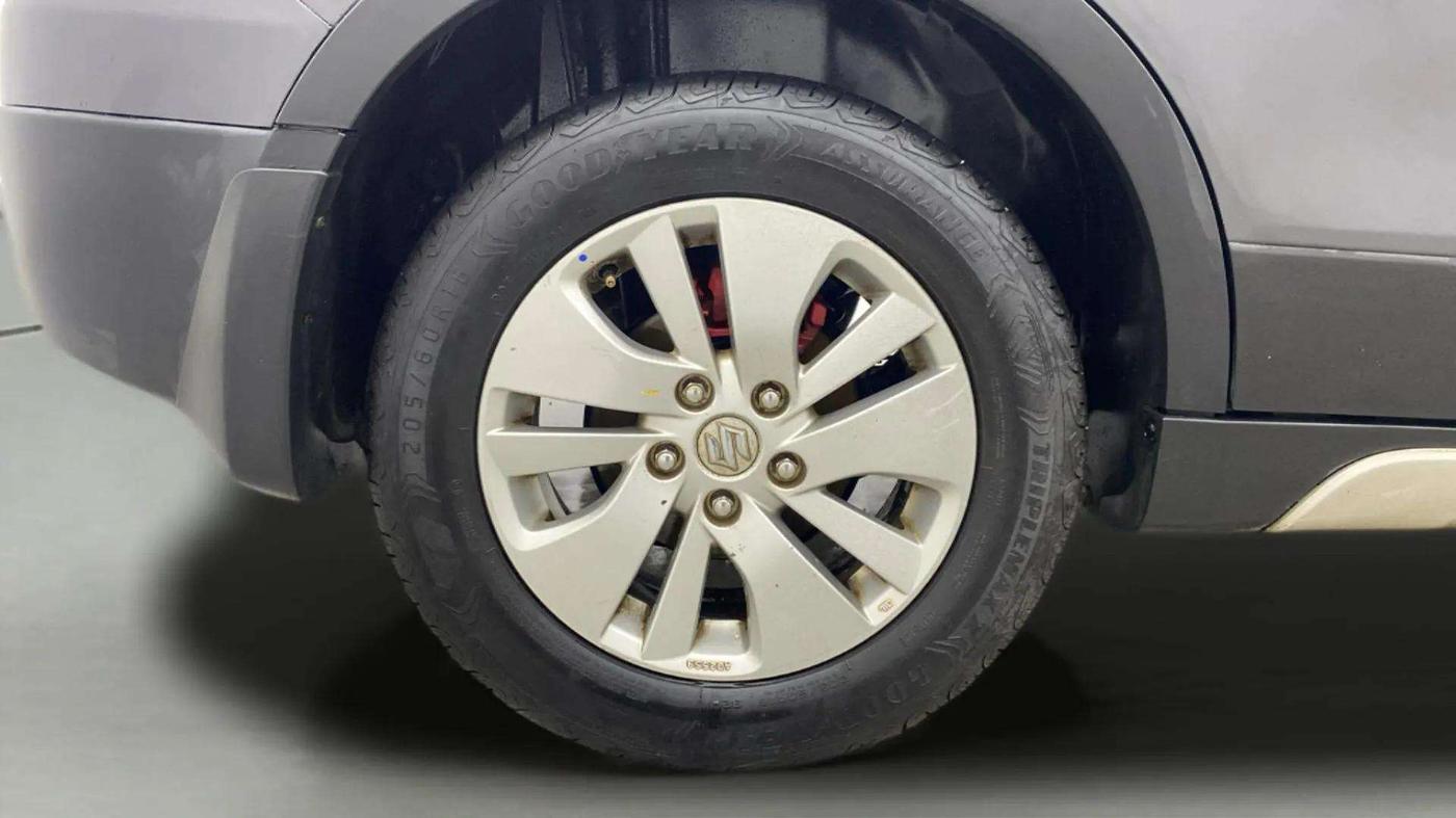 2015 Maruti S Cross ZETA 1.3, Diesel, Manual, 40,546 km, Right Rear Wheel