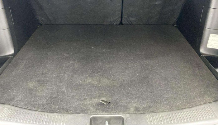 2015 Maruti S Cross ZETA 1.3, Diesel, Manual, 40,478 km, Boot Inside