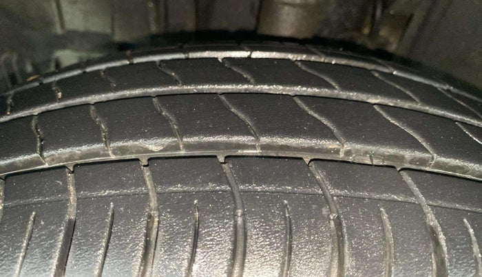 2022 Renault TRIBER RXZ AMT, Petrol, Automatic, 6,680 km, Left Front Tyre Tread