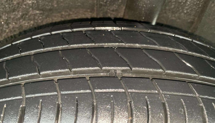 2022 Renault TRIBER RXZ AMT, Petrol, Automatic, 6,680 km, Left Rear Tyre Tread