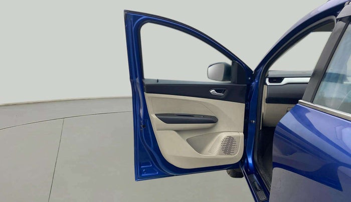 2022 Renault TRIBER RXZ AMT, Petrol, Automatic, 6,680 km, LHS Front Door