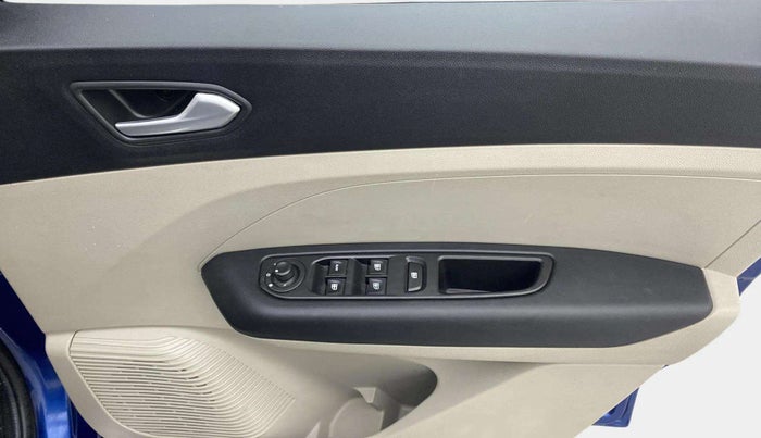 2022 Renault TRIBER RXZ AMT, Petrol, Automatic, 6,680 km, Driver Side Door Panels Control