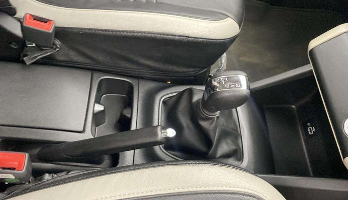 2022 Renault TRIBER RXZ AMT, Petrol, Automatic, 6,680 km, Gear Lever