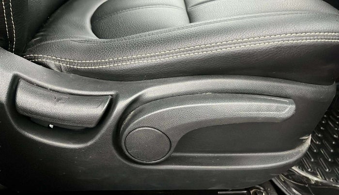 2016 Hyundai Creta SX PLUS AT 1.6 PETROL, Petrol, Automatic, 43,537 km, Driver Side Adjustment Panel