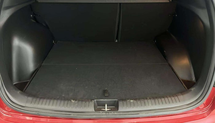 2016 Hyundai Creta SX PLUS AT 1.6 PETROL, Petrol, Automatic, 43,537 km, Boot Inside