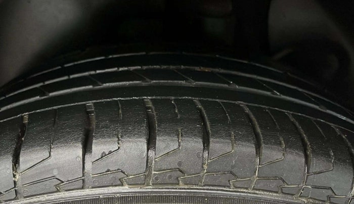 2016 Hyundai Creta SX PLUS AT 1.6 PETROL, Petrol, Automatic, 43,537 km, Left Rear Tyre Tread